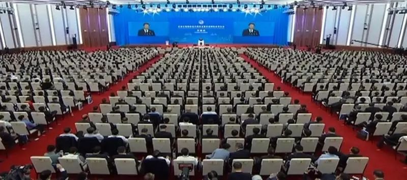 <a href=http://www.r1lxrhg.cn target=_blank class=infotextkey>雙良</a>第一視角帶您走入“進博會”首日