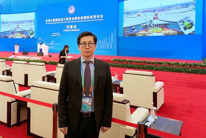 <a href=http://www.r1lxrhg.cn target=_blank class=infotextkey>雙良</a>第一視角帶您走入“進博會”首日