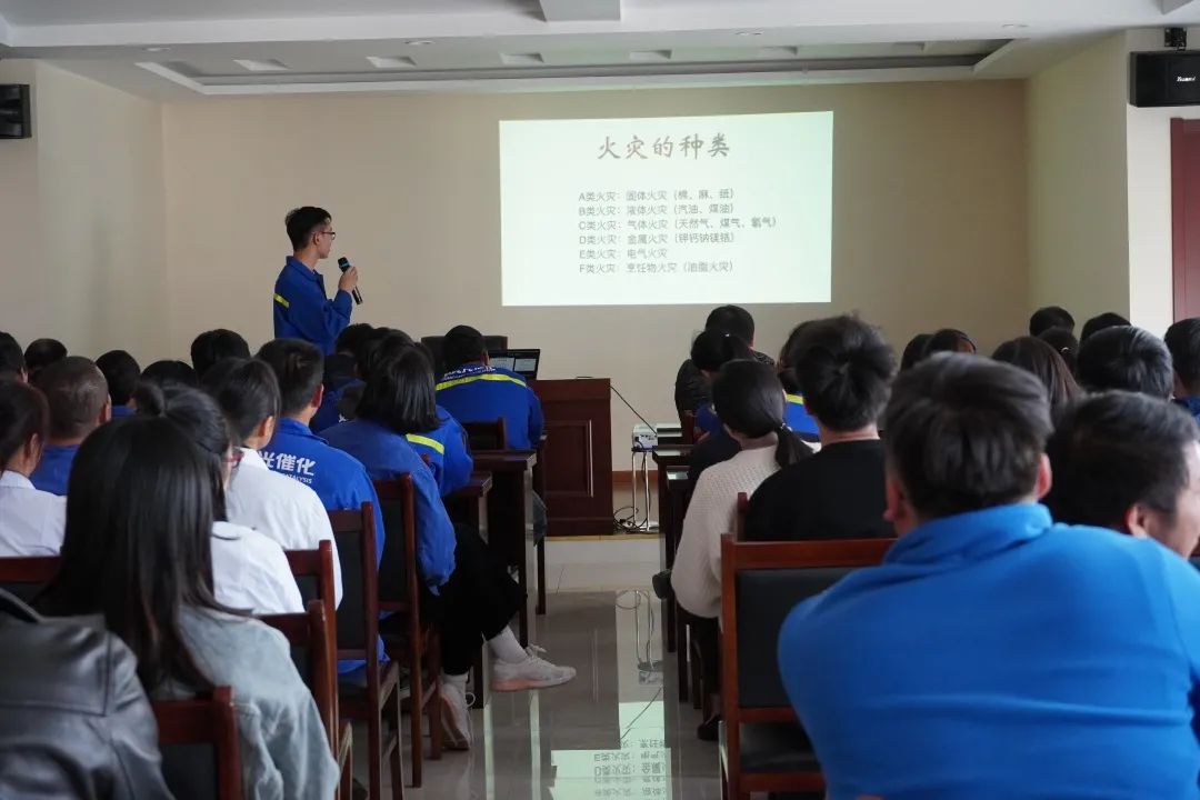 <a href=http://www.r1lxrhg.cn target=_blank class=infotextkey><a href=http://www.r1lxrhg.cn target=_blank class=infotextkey>雙良</a>環(huán)境</a>“119”消防日主題活動圓滿結(jié)束！