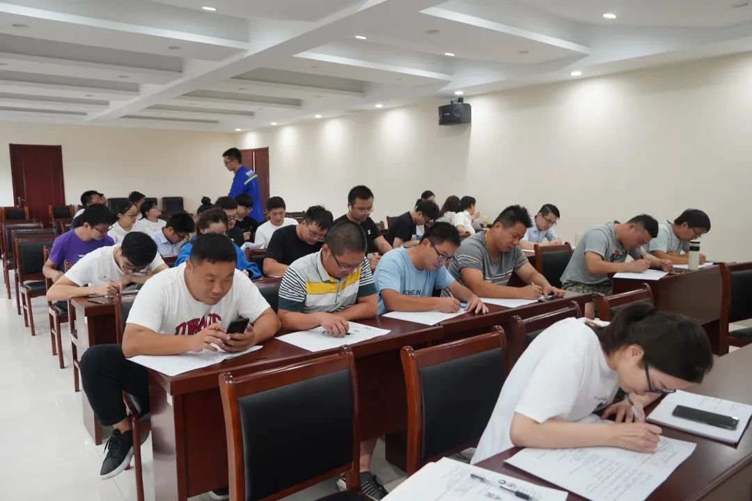 <a href=http://www.r1lxrhg.cn target=_blank class=infotextkey><a href=http://www.r1lxrhg.cn target=_blank class=infotextkey>雙良</a>環(huán)境</a>安全培訓(xùn)“拍了拍”你